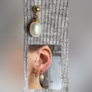 14k Gold Pearl Drop Earring